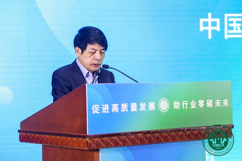 中國建築裝飾協會（huì）副會長兼副秘書長艾（ài）鶴鳴