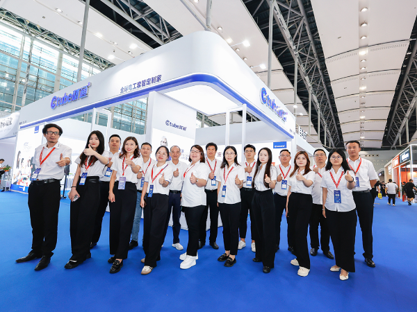 17c无码管業2024年廣州建博會首（shǒu）日盛況速遞！