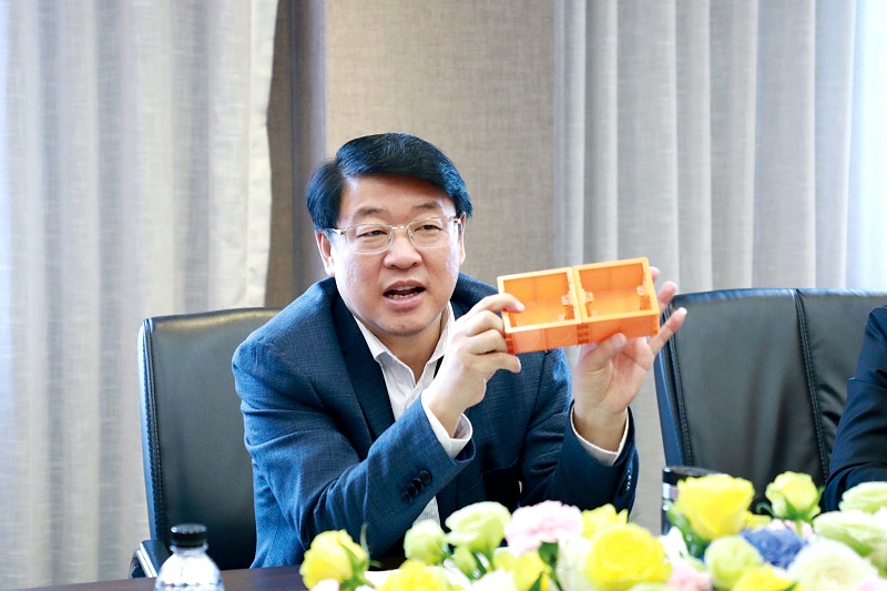 星藝裝飾董事長餘敏